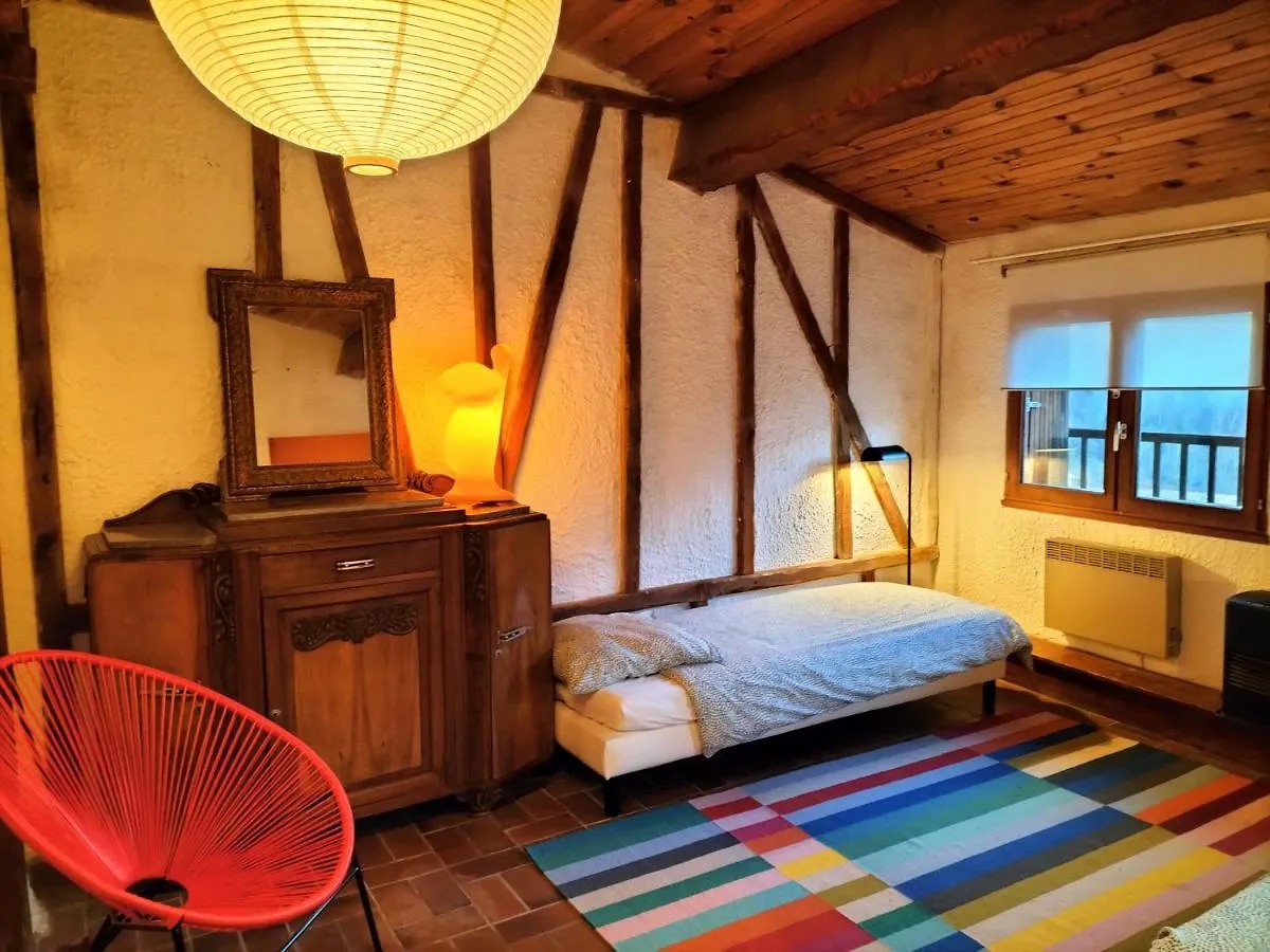 La Maison Sous Le Chateau Montsegur Bed & Breakfast